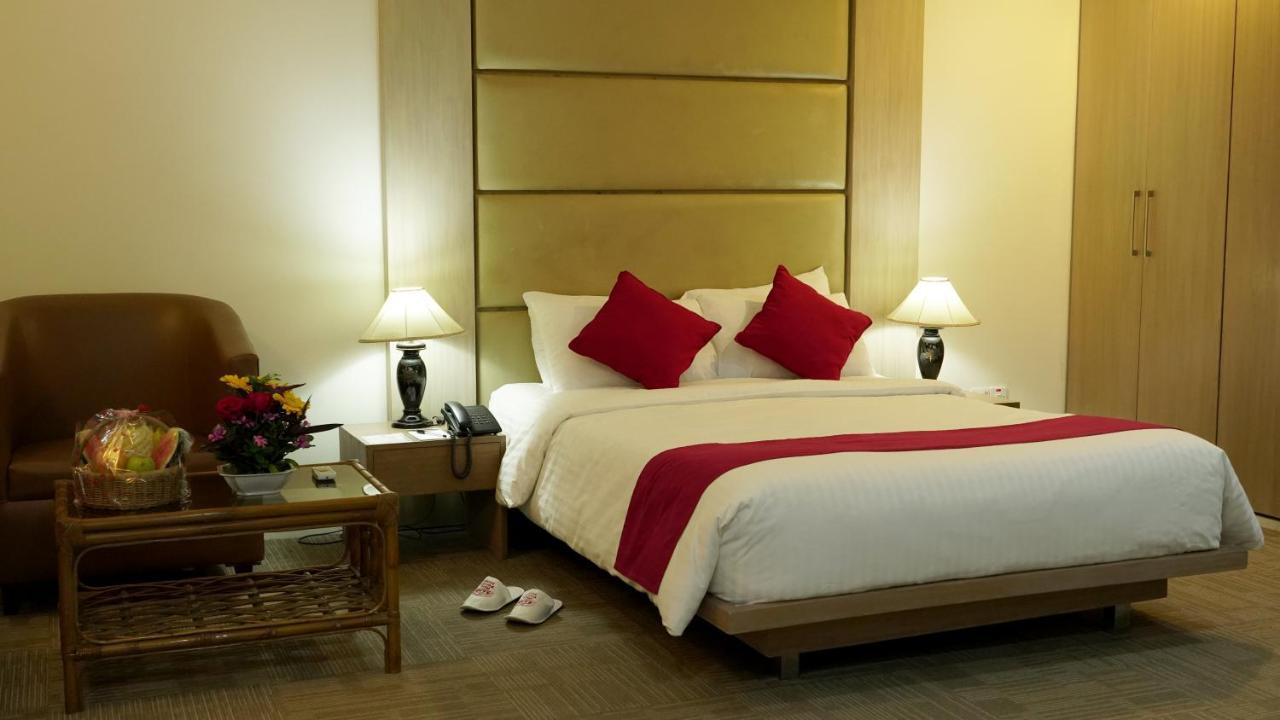 Asia Pacific Hotel Dhaka Bagian luar foto