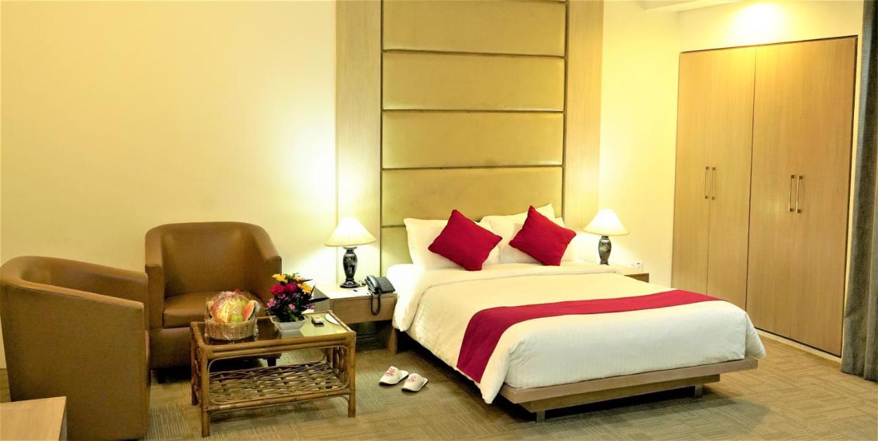 Asia Pacific Hotel Dhaka Bagian luar foto