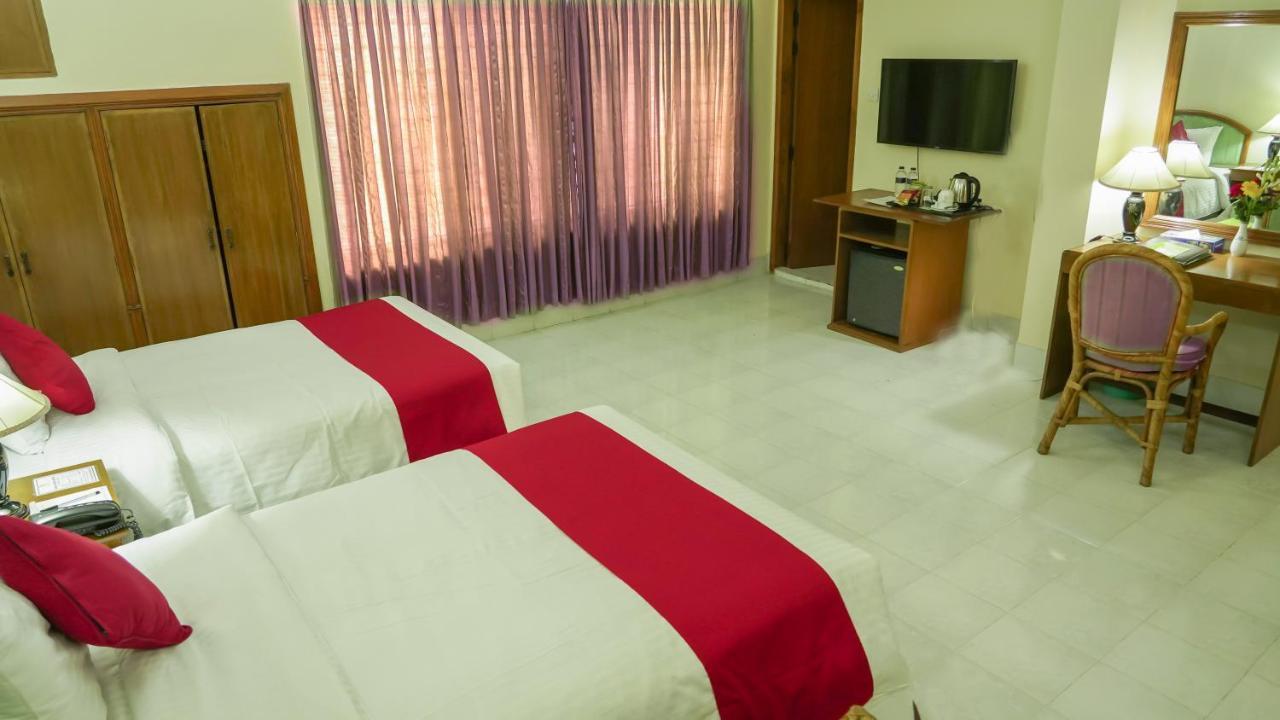 Asia Pacific Hotel Dhaka Bagian luar foto