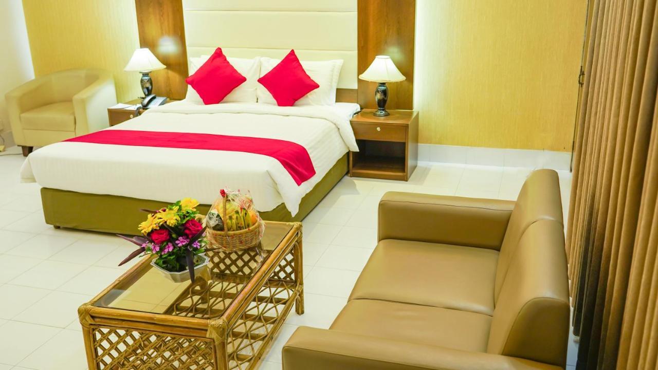 Asia Pacific Hotel Dhaka Bagian luar foto