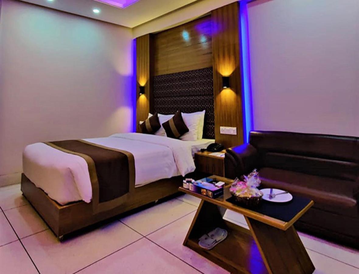 Asia Pacific Hotel Dhaka Bagian luar foto