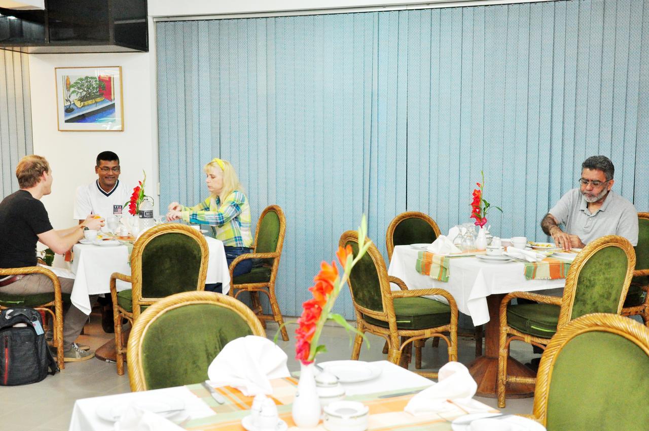 Asia Pacific Hotel Dhaka Bagian luar foto