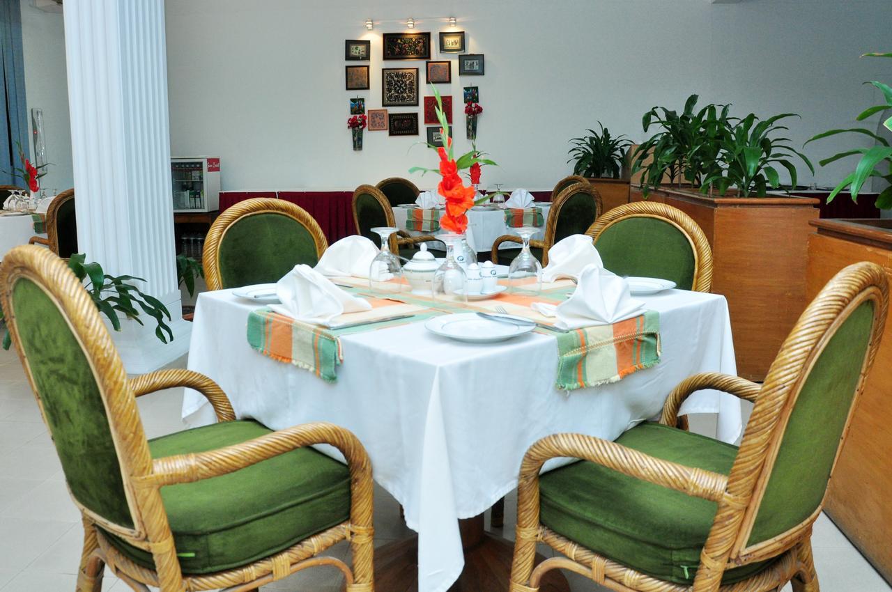 Asia Pacific Hotel Dhaka Bagian luar foto